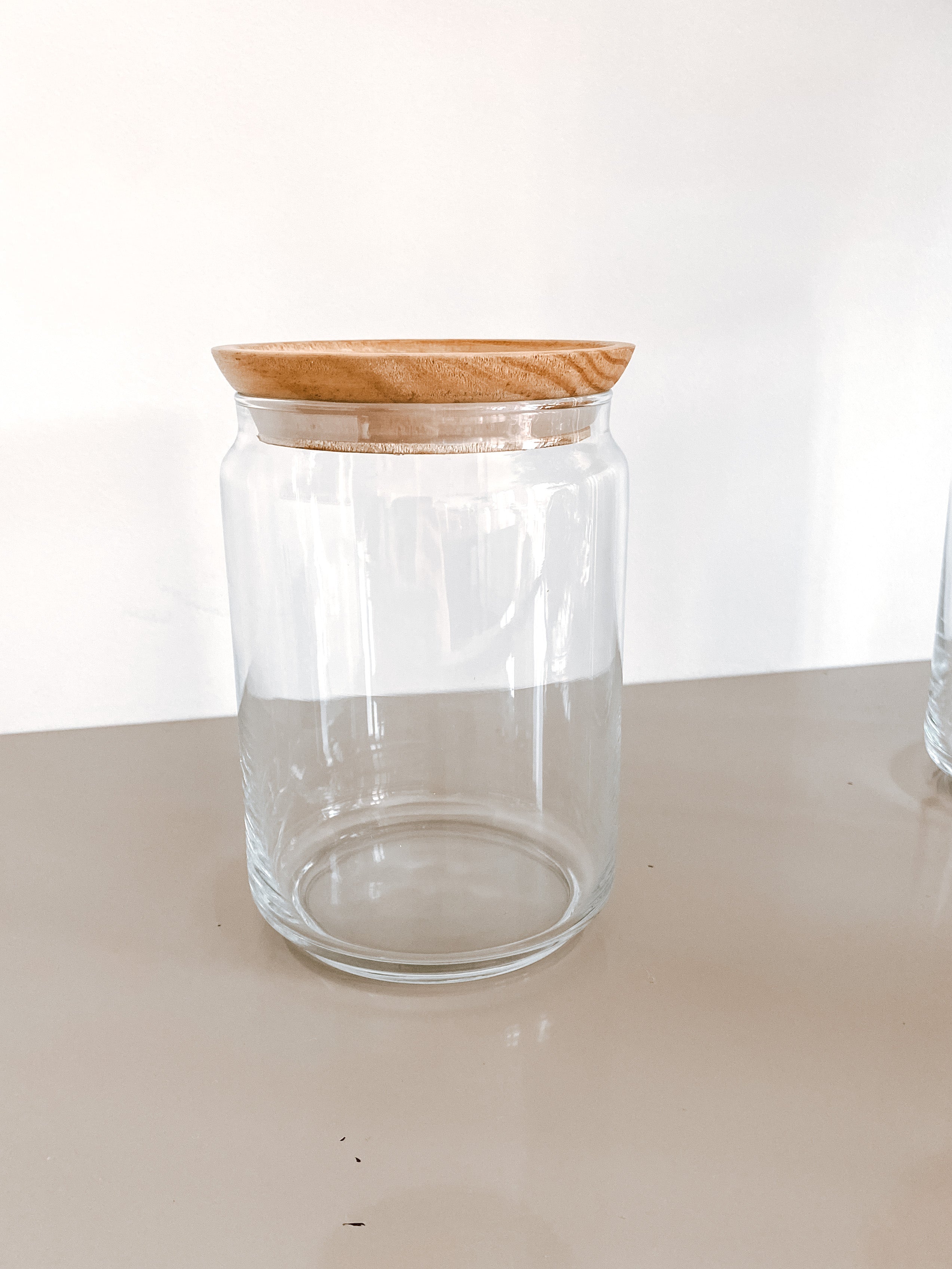 Vorratsglas PLUMP Glass Storage Jars with Wooden Lids - Available in 0.5L, 1L, 1.5L, and 2L Sizes for Kitchen Organization